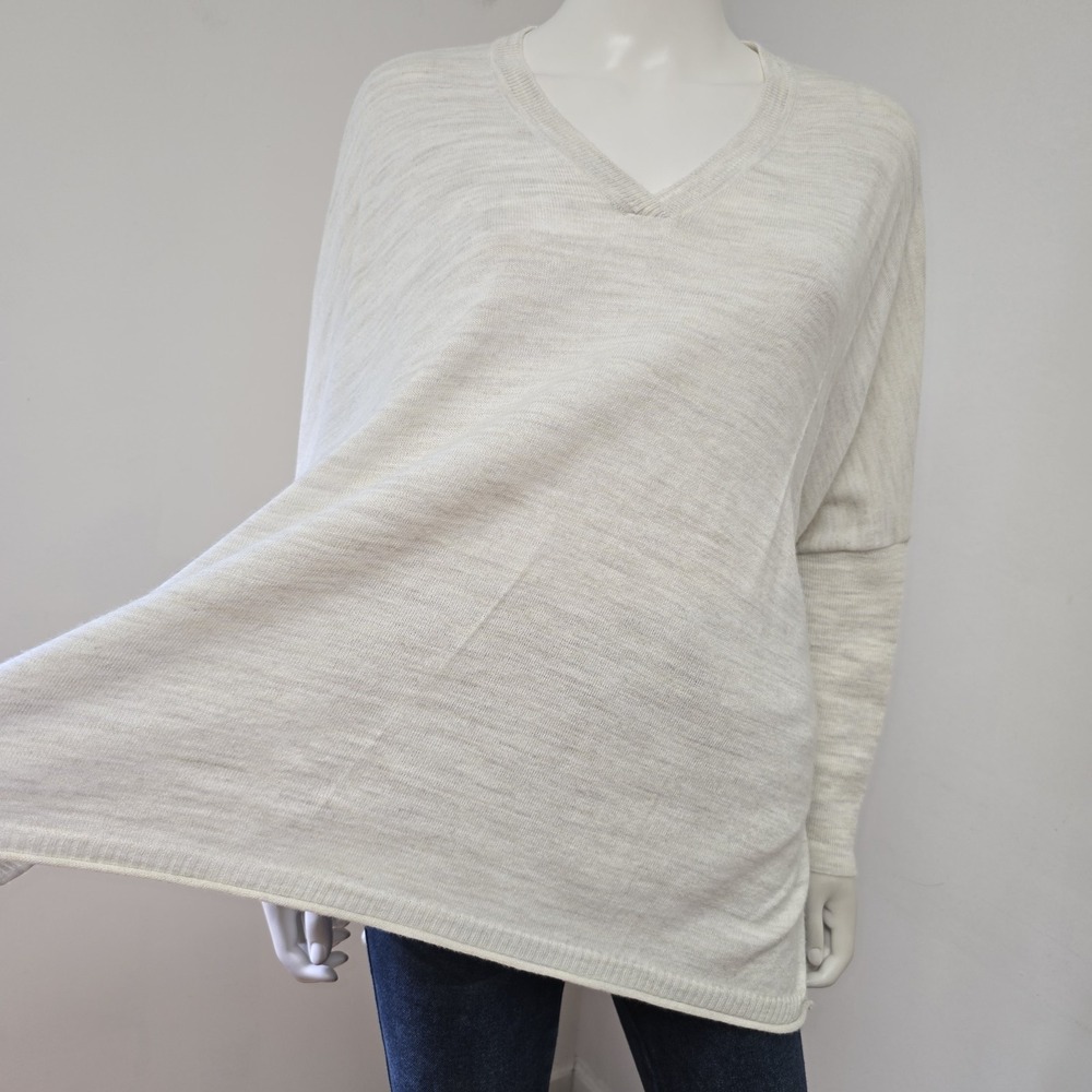Mersea Womens Catalina V-Neck Travel Sweater One Size Heathered Gray Split Side - Picture 2 of 10